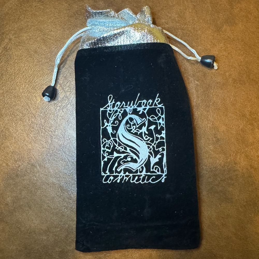 NWT Storybook Cosmetics Harry Potter Makeup brushes.